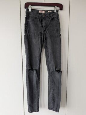 Guess 1981 Skinny Jeans Faded Black Distressed Knee Size 24
